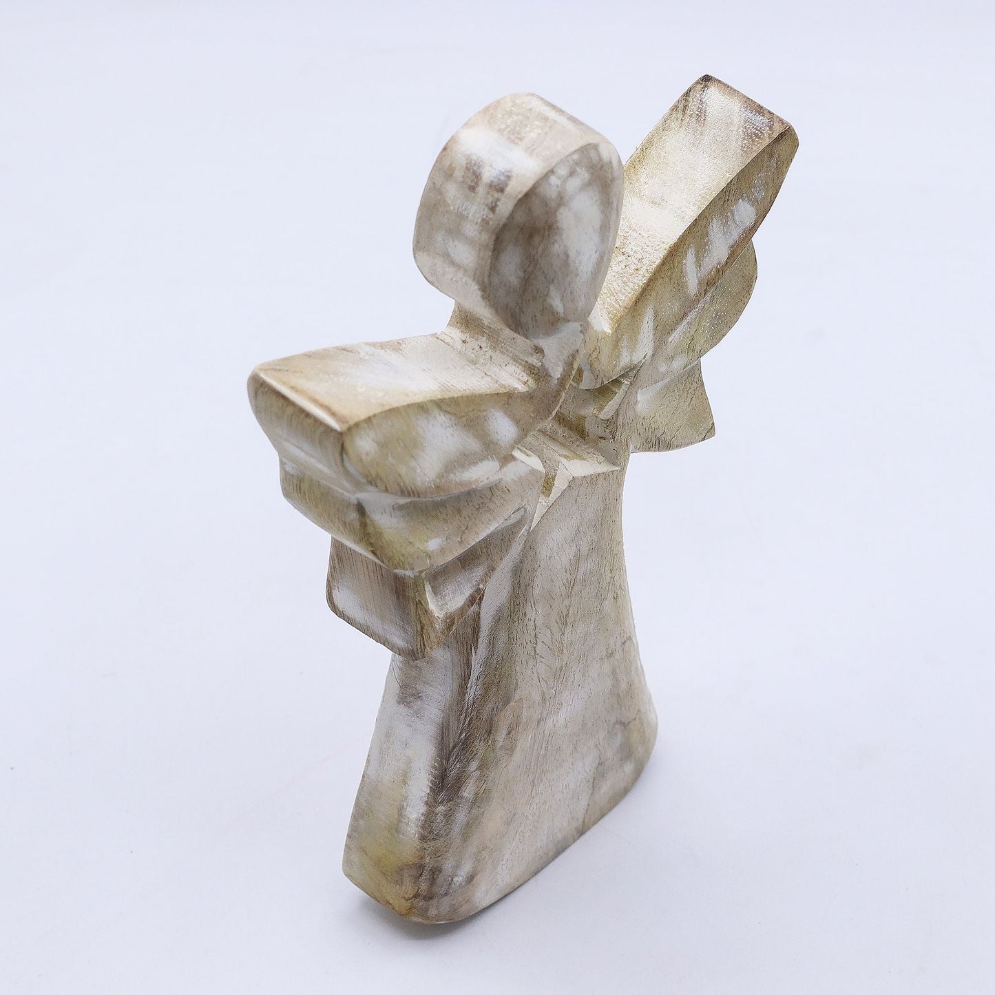 Ángel de madera de mango - blanqueado con recorte de estrella - Alma Zen