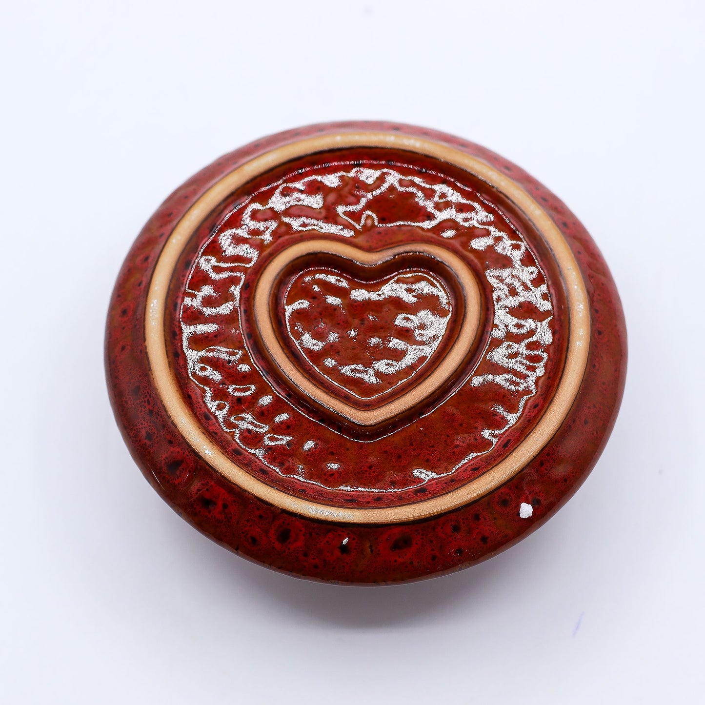 Soporte cerámico para Palo Santo e Incienso - Mandala - Rojo con brillo en forma de corazón