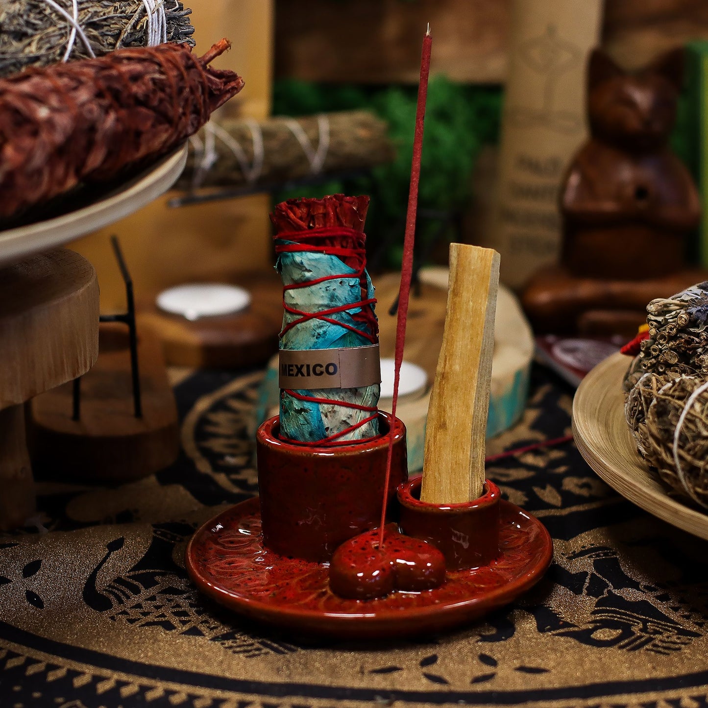 Soporte cerámico para Palo Santo e Incienso - Mandala - Rojo con brillo en forma de corazón